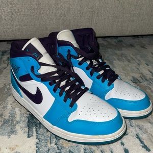 Blue/purple/white Jordan 1 Mid Hornets. 10.5
